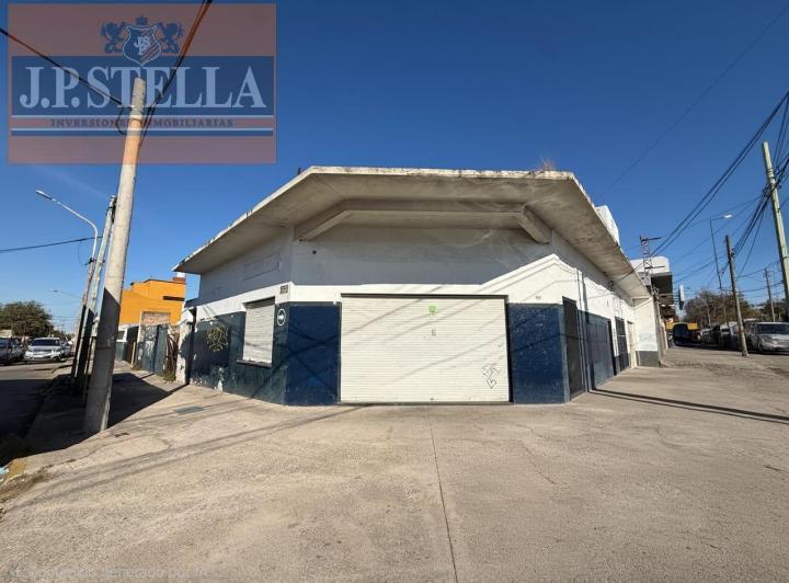 Local comercial · 560m² · 3 Ambientes · 6 Cocheras