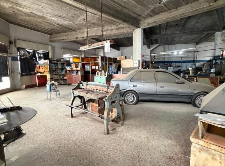 Local comercial · 299m²