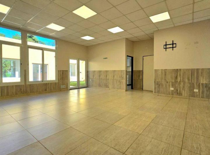 Local comercial · 622m² · 18 Cocheras