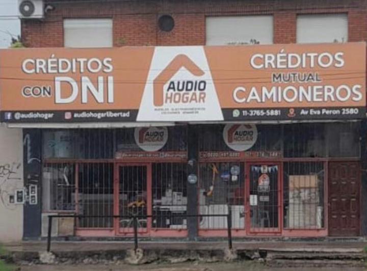 Local comercial · 303m²