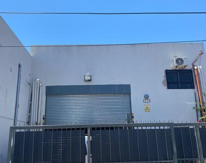 Local comercial · 300m² · 4 Cocheras