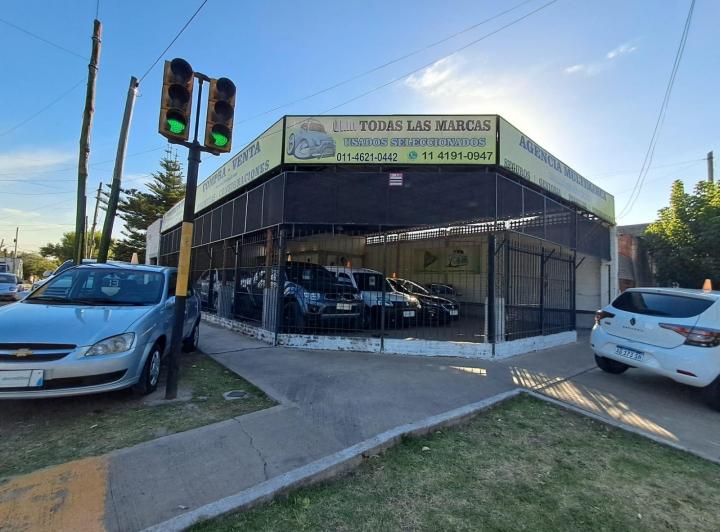 Local comercial · 240m²