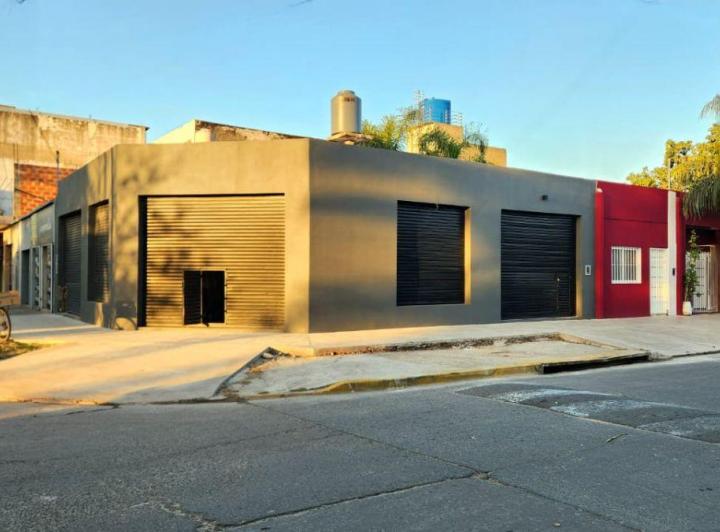 Local comercial · 203m² · 8 Ambientes