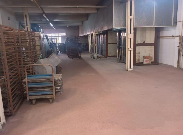 Local comercial · 795m²