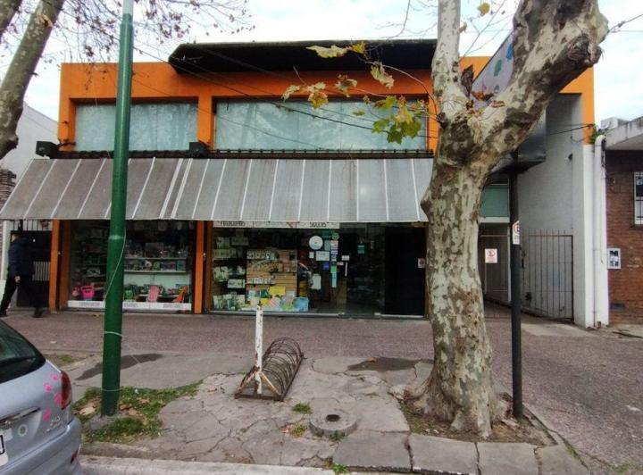 Local comercial · 220m²
