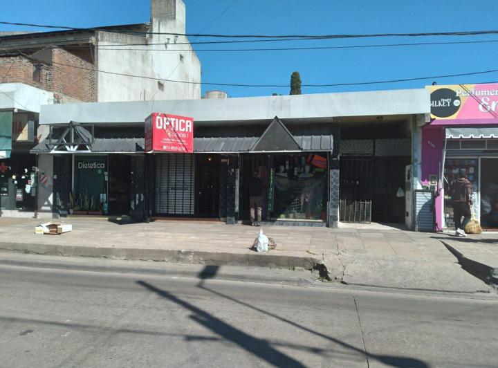 Local comercial · 170m² · 3 Ambientes