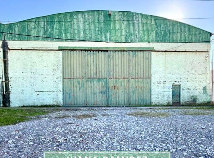 Local comercial · 700m²