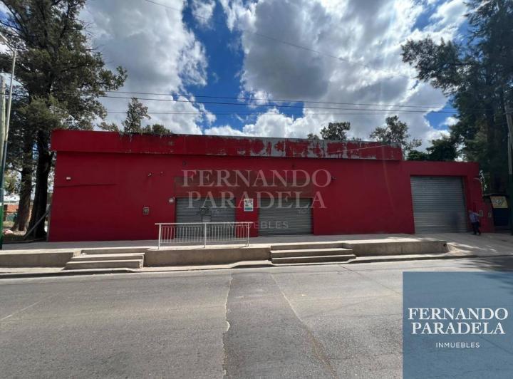 Local comercial · 613m²