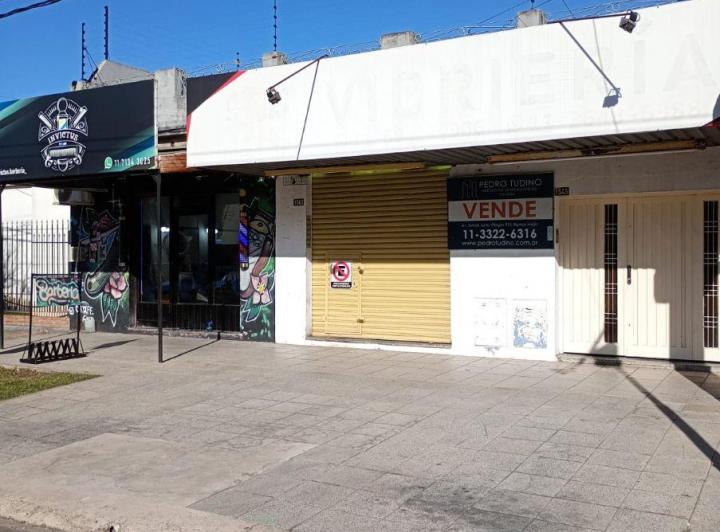 Local comercial · 200m² · 4 Ambientes · 3 Cocheras