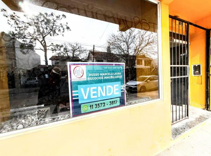 Local comercial · 1100m² · 8 Ambientes · 1 Cochera