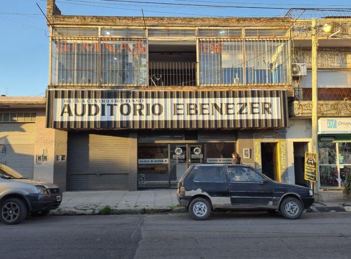 Local comercial · 460m²