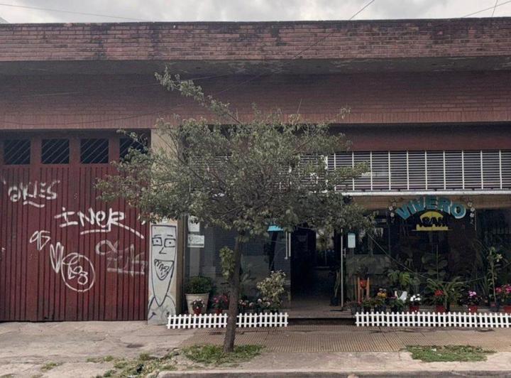 Local comercial · 210m² · 2 Cocheras
