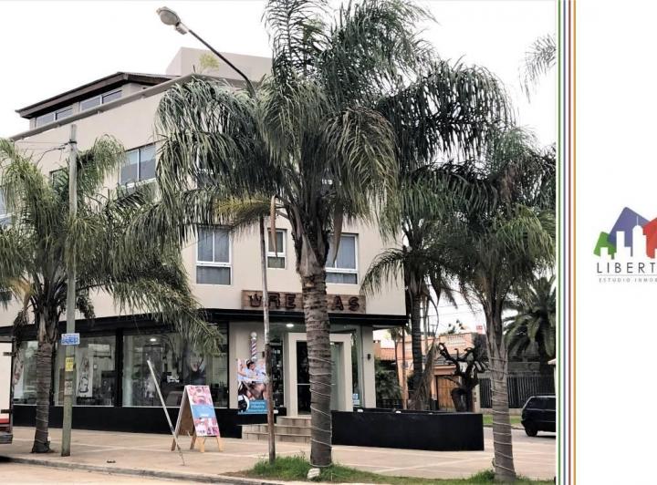 Local comercial · 122m²