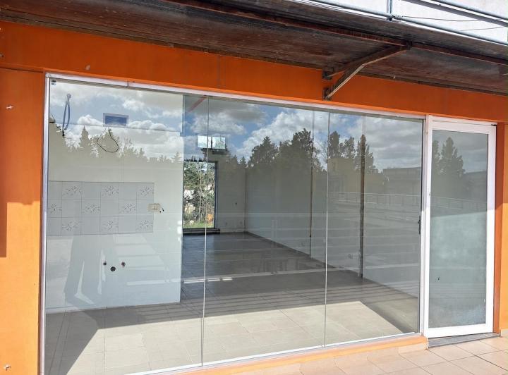 Local comercial · 40m² · 1 Ambiente · 5 Cocheras