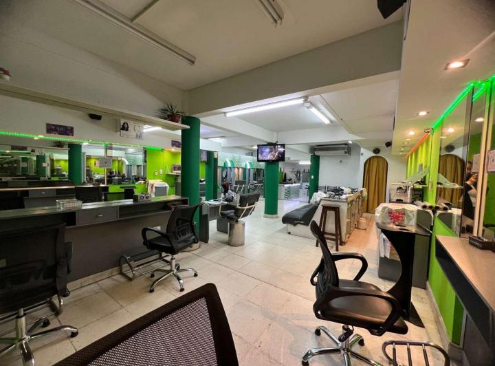 Local comercial · 198m² · 3 Cocheras
