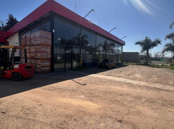Local comercial · 725m²