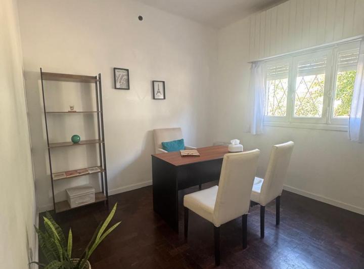 Consultorio · 200m² · 5 Ambientes