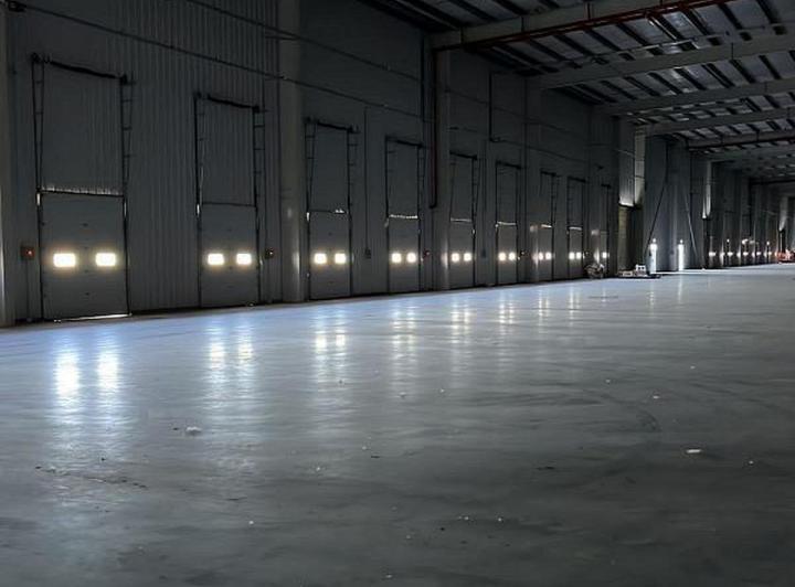 Depósito · 18200m²