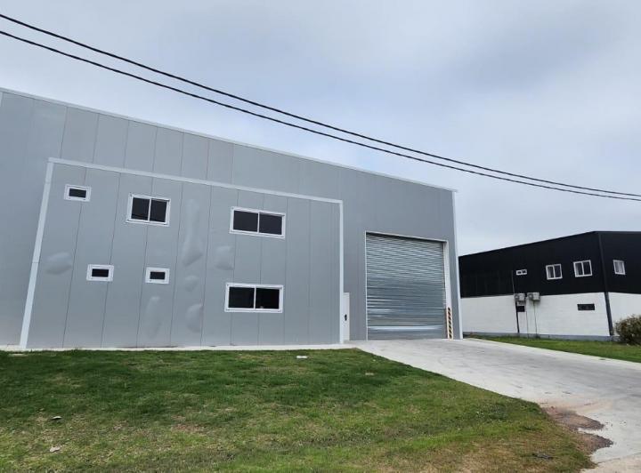 Depósito · 880m²