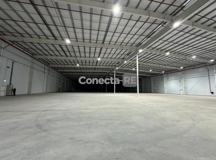 Depósito · 13500m²