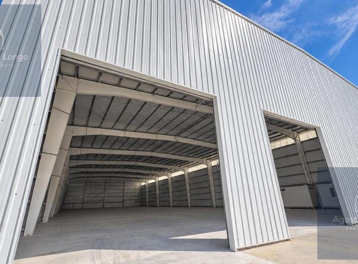 Local comercial · 2400m²