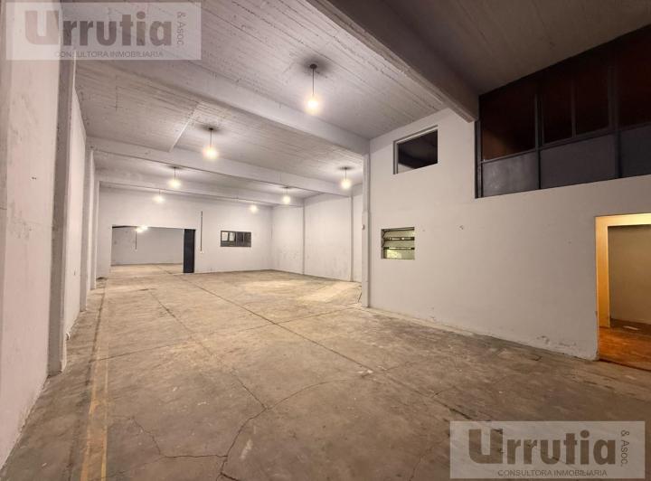 Depósito · 300m²
