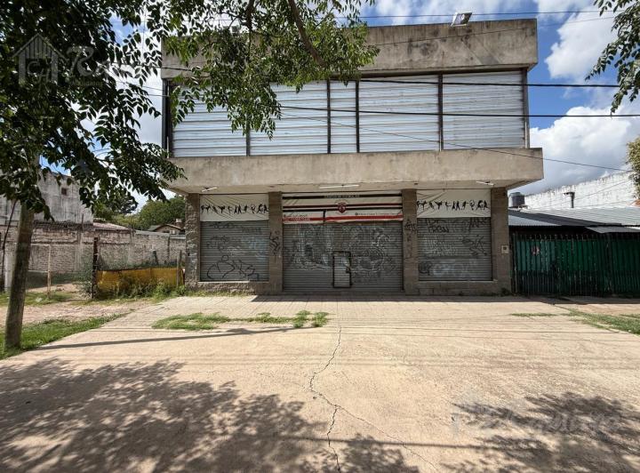 Local comercial · 230m² · 1 Ambiente · 1 Cochera