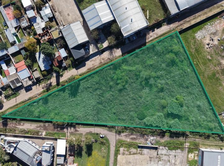 Terreno · 8700m²