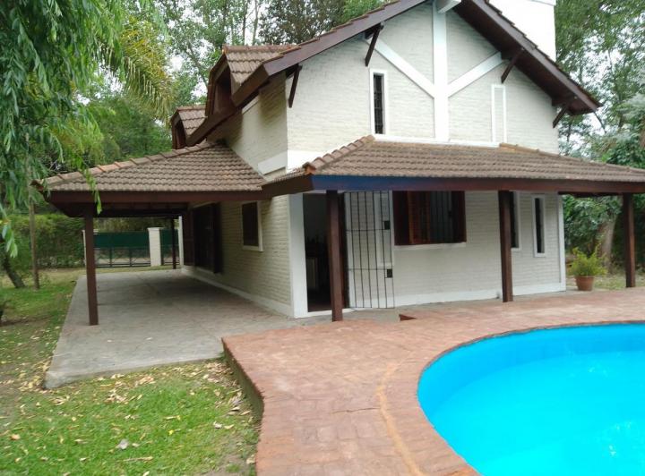 Quinta vacacional · 220m² · 5 Ambientes · 4 Cocheras