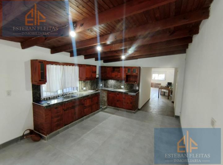 Casa · 85m² · 3 Ambientes · 2 Cocheras
