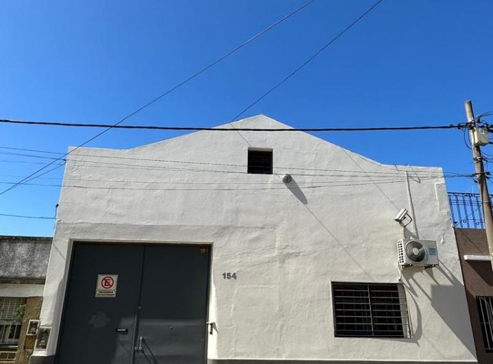 Depósito · 400m² · 2 Ambientes · 3 Cocheras