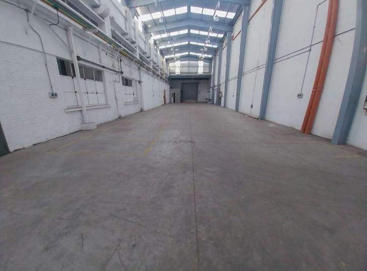 Bodega-Galpón · 699m²