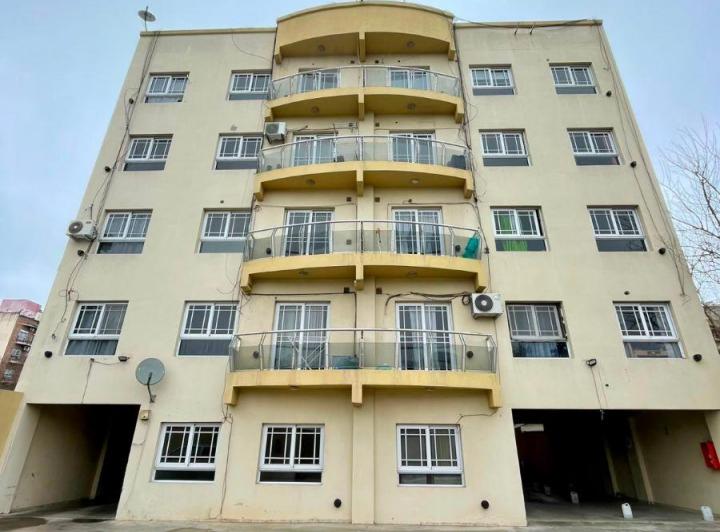 Departamento · 80m² · 2 Ambientes · 1 Cochera