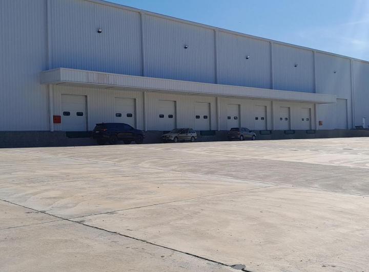 Depósito · 18000m²