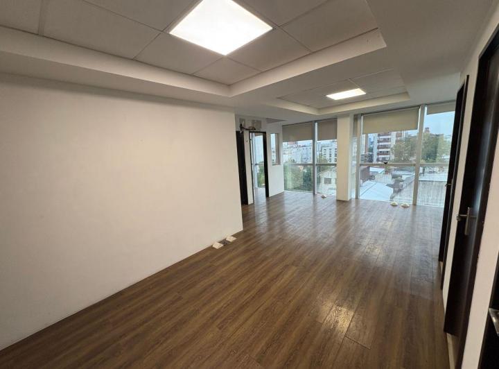 Oficina comercial · 89m² · 4 Ambientes · 2 Cocheras