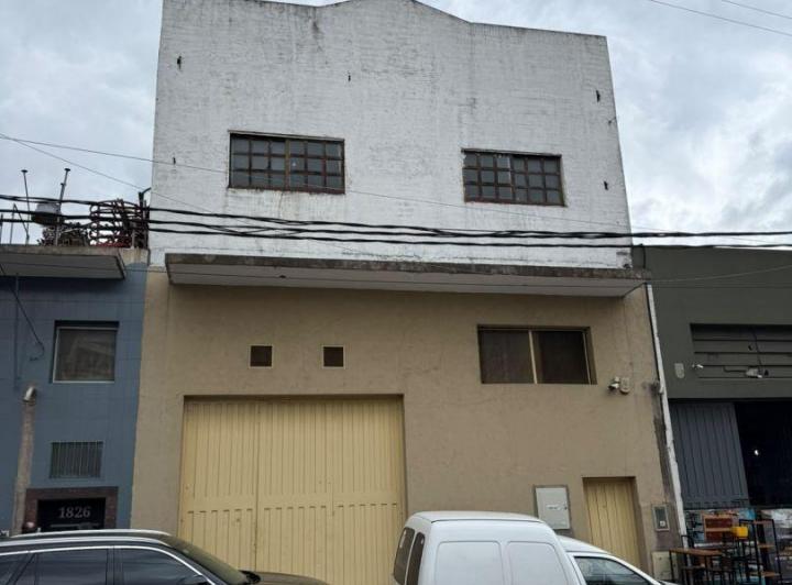 Bodega-Galpón · 737m² · 1 Cochera