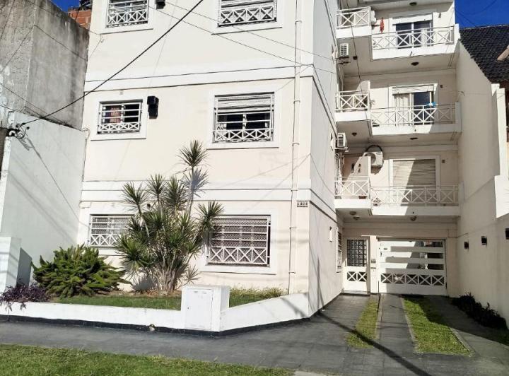 Departamento · 48m² · 2 Ambientes · 1 Cochera