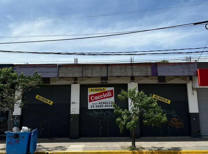Local comercial · 240m² · 1 Ambiente