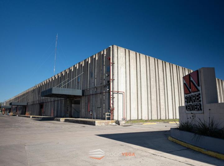 Bodega-Galpón · 9000m² · 1 Ambiente · 20 Cocheras