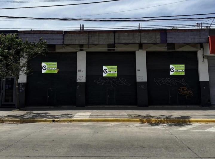 Local comercial · 240m² · 1 Ambiente