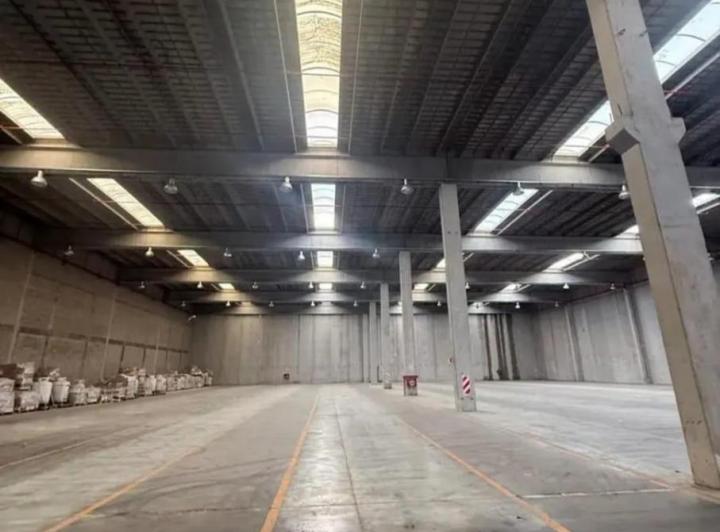 Depósito · 800m² · 1 Ambiente · 10 Cocheras