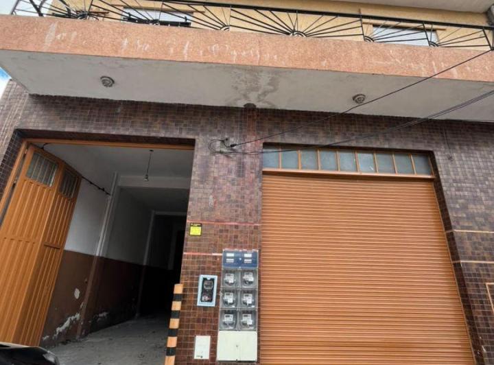 Bodega-Galpón · 500m² · 2 Cocheras