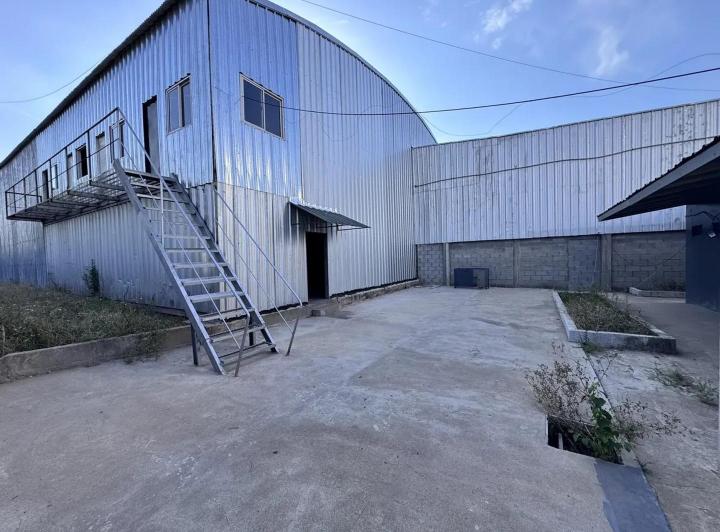 Bodega-Galpón · 2100m² · 3 Ambientes