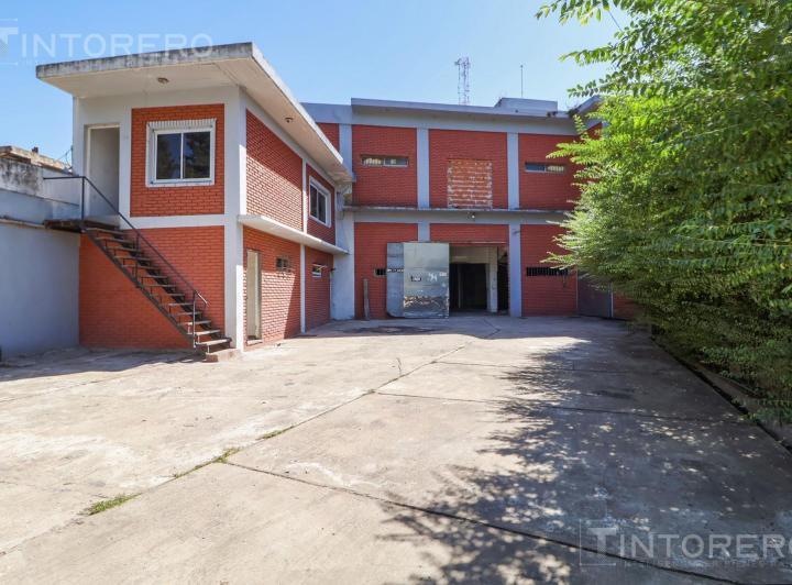 Depósito · 360m² · 5 Cocheras
