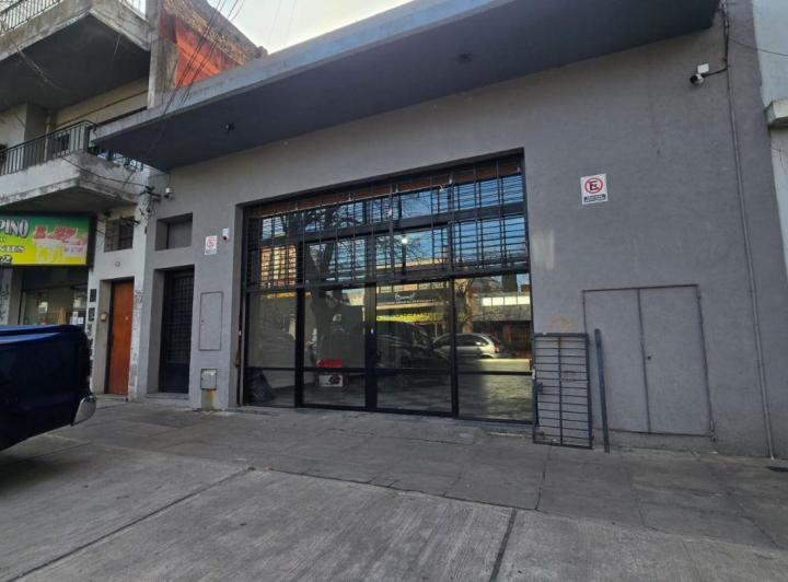 Local comercial · 225m²