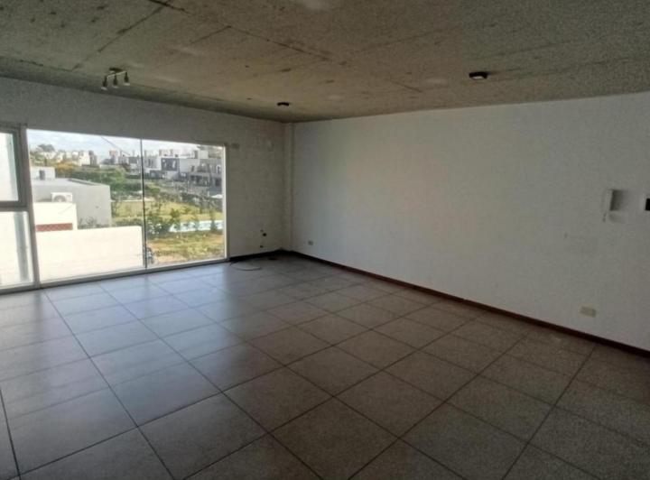 Oficina comercial · 30m² · 2 Ambientes · 5 Cocheras