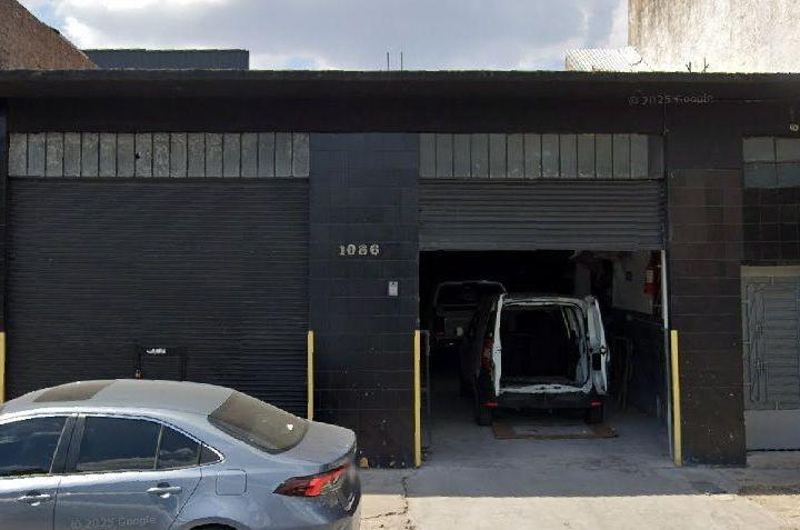 Bodega-Galpón · 237m² · 8 Cocheras
