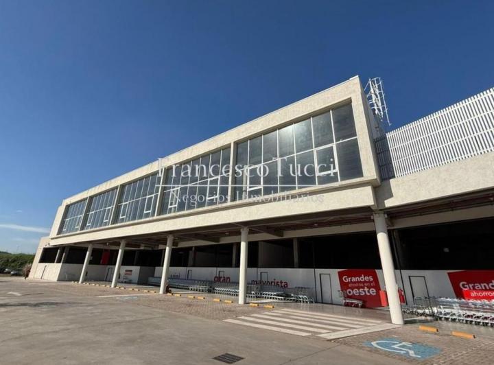 Local comercial · 306m² · 1 Ambiente