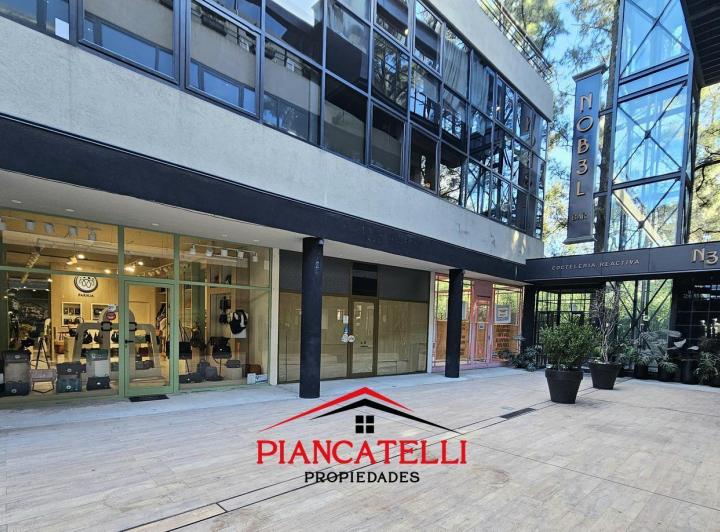 Local comercial · 60m² · 1 Ambiente · 1 Cochera