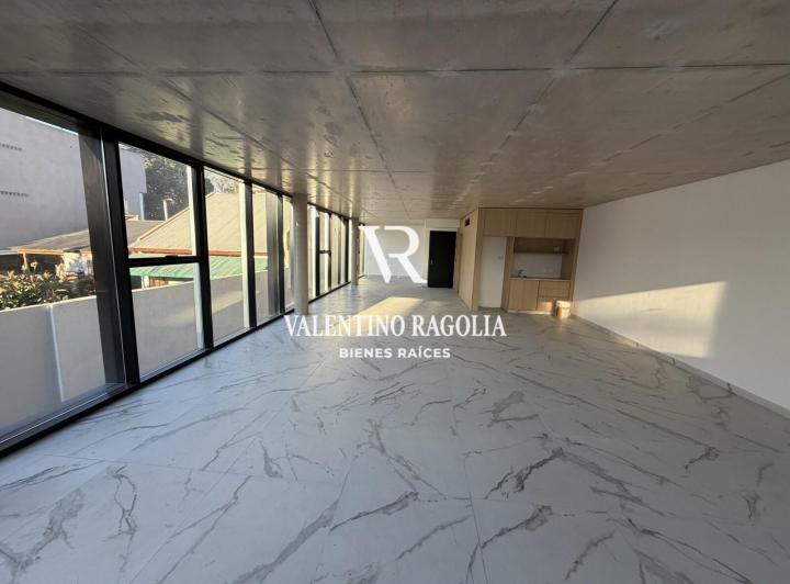 Oficina comercial · 200m² · 1 Ambiente · 3 Cocheras
